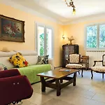 Nyaraló House With A Large 4000 M Private Park La Garde