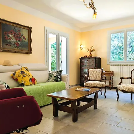 House With A Large 4000 M Private Park