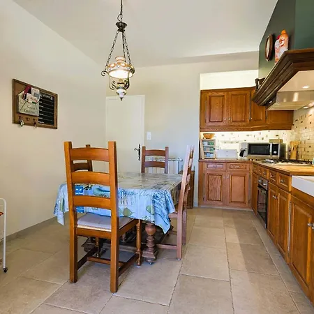 House With A Large 4000 M Private Park Vakantiehuis