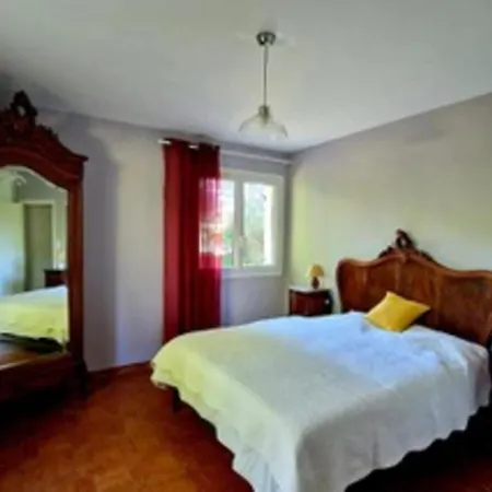 Vakantiehuis House With A Large 4000 M Private Park