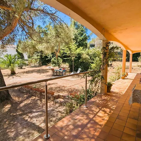 House With A Large 4000 M Private Park Vakantiehuis *
